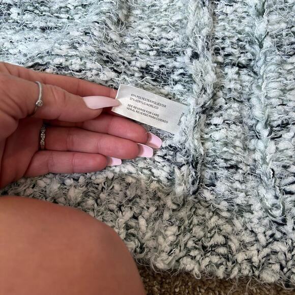 Madison Lilly cardigan sweater open front pockets eyelash gray white SZ MD - Picture 10 of 11